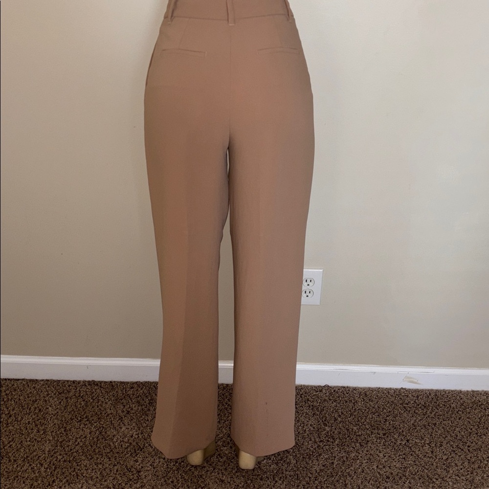 Aritzia The Effortless Pant size 4 - Picture 9 of 12